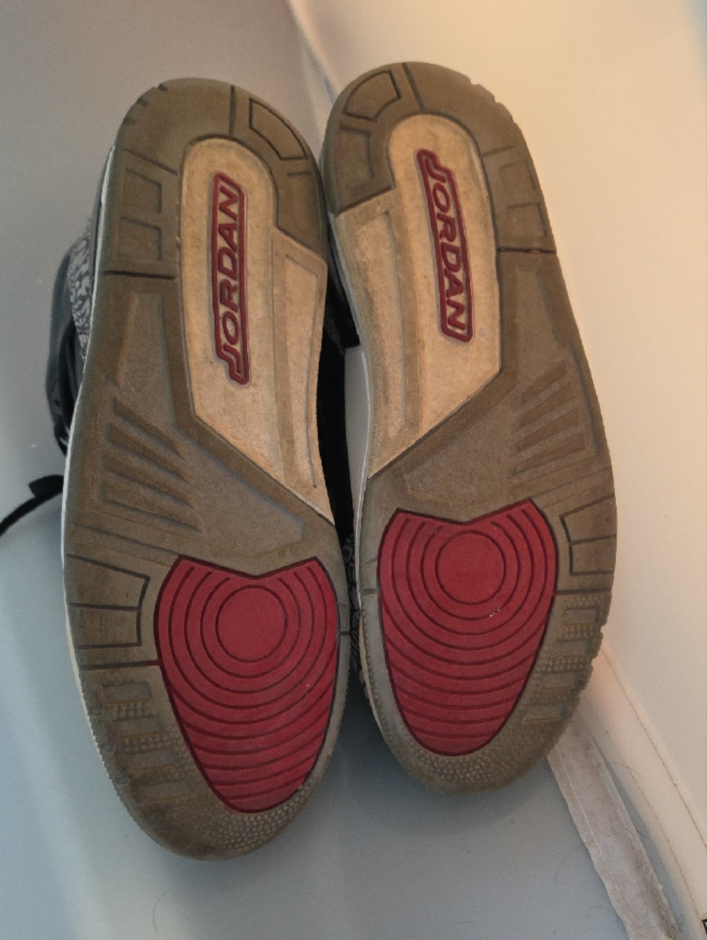 Jordan Spizike Men's Black and Grey Retro Basketball Sneakers - Picture 5 of 5